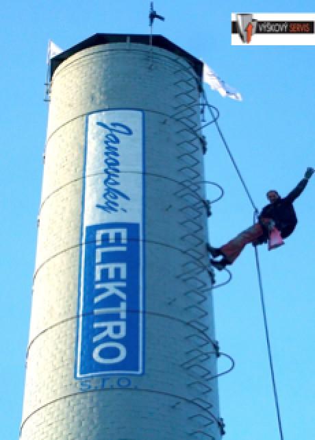 Výškové instalace vánočních dekorací