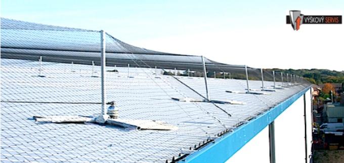 výškové instalace sítí proti ptactvu